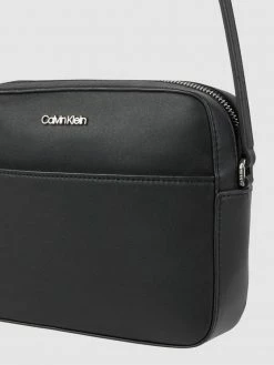 CK Calvin Klein Camera Bag In Leder-Optik - Schwarz -Gales-Shop 74slce2564ok8ji7a8s50ea29kr34ipo6h8jee9m954j4c2c913l8jaf9op4ucq3950jaeai6d3kok2b6p3mcc9mc4p34dpg6grj4phkcgp3aoj56oo38p1h6kq30or2c4o3gdo
