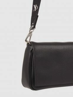 Calvin Klein Jeans Crossbody Bag In Leder-Optik - Schwarz -Gales-Shop 897l8hqk9l5j8kah6d442k9j9h54qe23a1958cq4a58kkcama4p3id9p69748i9m9p644daj70s4qe2570o34e3264p38p9l60s38chk68r34e9j64sm8e34c8o38chncoq6cog