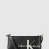 Calvin Klein Jeans Pochette In Leder-Optik - Schwarz