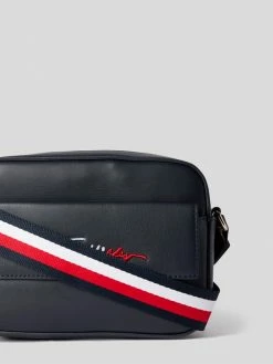 Tommy Hilfiger Crossbody Bag Mit Label-Stitching - Marineblau -Gales-Shop 8gqkqj2968sk4l1l655kie2mada4aca994o32jag6ko54diga8qkaka5a15jai9ma17lcghg85632jqb6ko30or660p38cpl70om2d1k6oqm2o9l6kr3gdb26osjgpb16phmap0