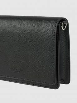 Seidenfelt Crossbody Bag In Leder-Optik Modell 'Lian' - Schwarz -Gales-Shop 8h1l0e2j8h4j0j258h4kskil71936hq18t2kiji190p34ihj6534schk9l0k6kq28h2kuka290pl2l22693jacpp6co32ohgchijac1k68o68e9o6gs64dhj6phj0p9occpj6e8