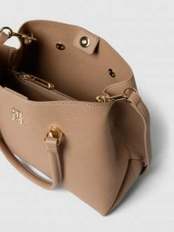 Tommy Hilfiger Handtasche In Leder-Optik Modell 'EMBLEM' - Taupe -Gales-Shop 90o34lhn71aj4iq591b4oi1m9d5j2gpm95a38khgad34ml2b9l356i1l8t4kecq271b4cea19d7kel2768o32eb3ckoj4phic4rj0dpk6crj4e9o74s3cc1g70p6ad1o68s32d0