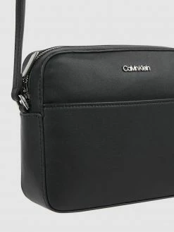 CK Calvin Klein Camera Bag In Leder-Optik - Schwarz -Gales-Shop 90s50hqla8okmlig6tal0cqc6l2j2hhk6gs50k2c6p9l8ghk8l73cga39d64oi248554khij6cp36g9h6so3ed1l6ph30d1j6crjac1k64r32ohh6srjip1l6sp3cor2c4pj8p0