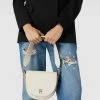 Tommy Hilfiger Saddle Bag Mit Label-Applikation - Weiß -Gales-Shop 9d24qj29a8pksdhmal356jia6564qcic951kugif710jgiah6124mdpg8t536ead953j0kae9oo5cgik94o3eo9p6gs3ccj2cco62o9kcgoj4ohk68r30p1jc8rmaor56oq32e8