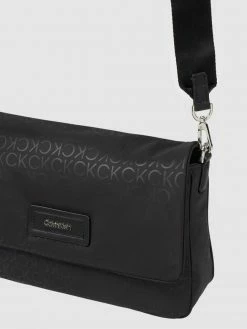 CK Calvin Klein Crossbody Bag Mit Logo-Muster - Schwarz -Gales-Shop 9l1l0ca49d43cjid8cp30ga3ap2kajic9964gla58ks38hpl8h2lce1l6t9ladag8p2l0la3a9akghi66h3jeo9o6gr34chmc8om8p9k6osm4oj160p34e9jc8smcc9g68o3aco