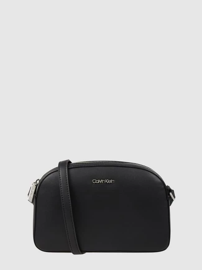 CK Calvin Klein Crossbody Bag In Leder-Optik - Schwarz 2 CK Calvin Klein Crossbody Bag In Leder-Optik - Schwarz – Bild 2