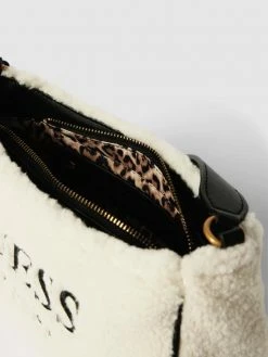 Guess Saddle Bag Mit Teddyfell Modell 'VIKKY' - Ecru -Gales-Shop 9t136khnah836i9o99754di59cp4mii6a98jeia8apb36iaial9l0i1paoq52dho60s3adqe94rkqh9l953m8c1k6phjidj36cp6copkcgr62e3160s6ad1nc4p32cb6c9im4p8