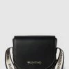 VALENTINO BAGS Saddle Bag Mit Label-Detail In Metallic Modell 'COUS' - Schwarz -Gales-Shop a12kqjpn758k2kqa61356e9k6h952dq8ad4kudigap6kgj9l60qk8jqca0p4sjpo6co4ee9hap230dho713jadj364qjiohmc4pjccpk68om4e9i6hi6co9ncpim4dj1chim2c8