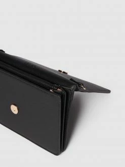 Liu Jo White Pochette Mit Label-Applikation Modell 'ALEDIS ECS S CROSSBODY' - Schwarz -Gales-Shop a514al1p8lb3ehpm8d1kqc9hah6j2kie9573cdqa997k8i246p8kohab8oqkai1m8halaji86sr4qjql8d3jec1pc9h3ae9ic8s3iphkc4sm6eb364q66c1l74omaohgcko66oo