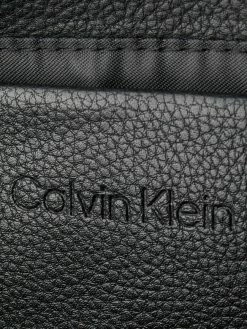 CK Calvin Klein Crossbody Bag In Leder-Optik - Schwarz -Gales-Shop agpj8k2k6kq3igai6d1jikaa9t6j2d23a9b5ckq260r50ka989550ihna98l4laf6d34icpma95j6j1n9d3jidb26gs32oj2ccsj2e9k71gjeohpcpj3cob3c5ij0oj168rm6pg