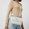 CK Calvin Klein Crossbody Bag In Leder-Optik - Ecru -Gales-Shop ah24udqea5148d2d60o4ie9g618lcdik8p248ipoa0r3gh1g9t4j0lala57l2lii6ko52da865a4ucib60o62dr36ph68cb574o34opk60o32e9m6hj6ac9p6go3aphjcdgmcp8