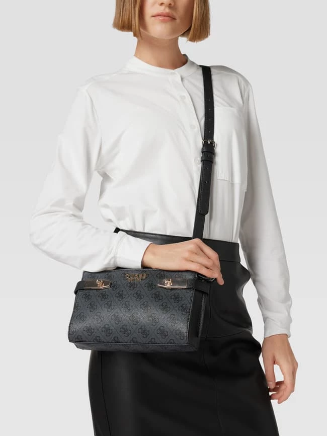 Guess Umhängetasche Mit Logo-Details Modell 'ZADIE LOGO ELITE XBODY TO' - Schwarz 1 Guess Umhängetasche Mit Logo-Details Modell 'ZADIE LOGO ELITE XBODY TO' - Schwarz