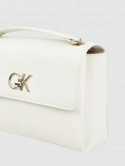 CK Calvin Klein Crossbody Bag Mit Variablem Schulterriemen - Ecru 8 CK Calvin Klein Crossbody Bag Mit Variablem Schulterriemen - Ecru -Gales-Shop al156hii8so4gii5a974ikpla114mkqh9p144ka36cr36j2j6t85cia5aorkmgq98pa5acic6kpkki1p6h3jic3461h3ee1l6komadpk6hh36e9k69ijcd1jchh34chjckp3ip0